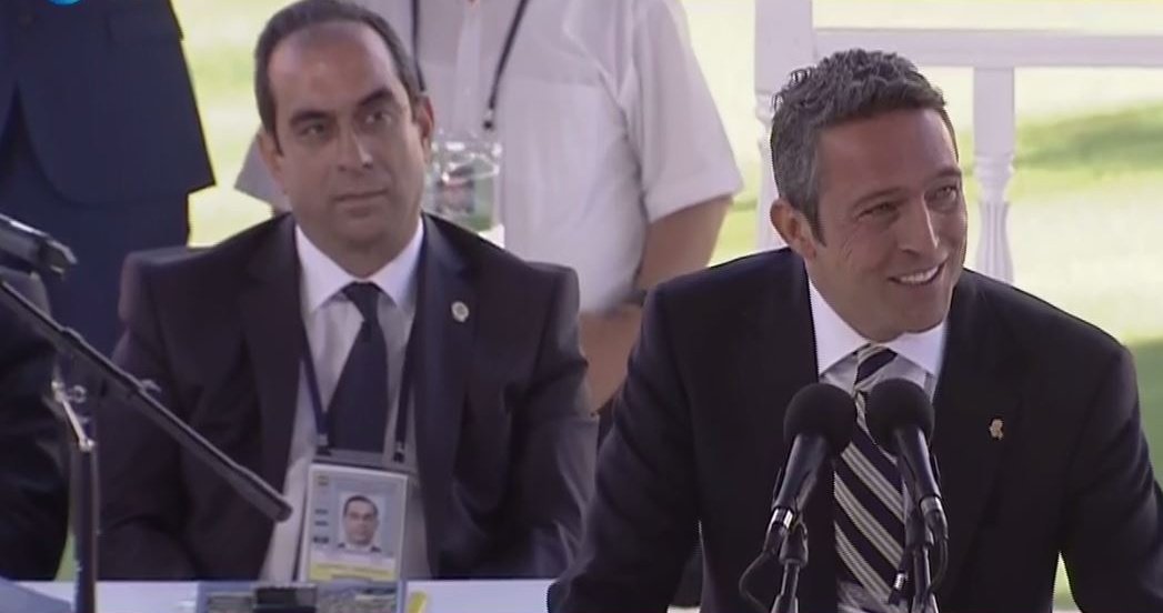 #AliKocBaskan herşey şu yüz ifadelerinden  belliydi FENERBAHCEMIZE hayırlı olsun güzel günler göreceğiz inşaallah 👏👏👏