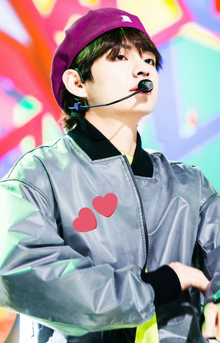 Jin61547506's tweet photo. ¿Que esta pasando?¿Que clase d supuesta "army" le dice a Tae q se corte el pelo?.El se toma el tiempo de leer las cartas de las fans para que le escriban q se corte el pelo?!. Por favor, SI EL LO QUIERE ASÍ RESPETEN SU DECISIÓN.
#KeepYourHairLongTaehyung🌼💕 https://t.co/eypD2bGeEq