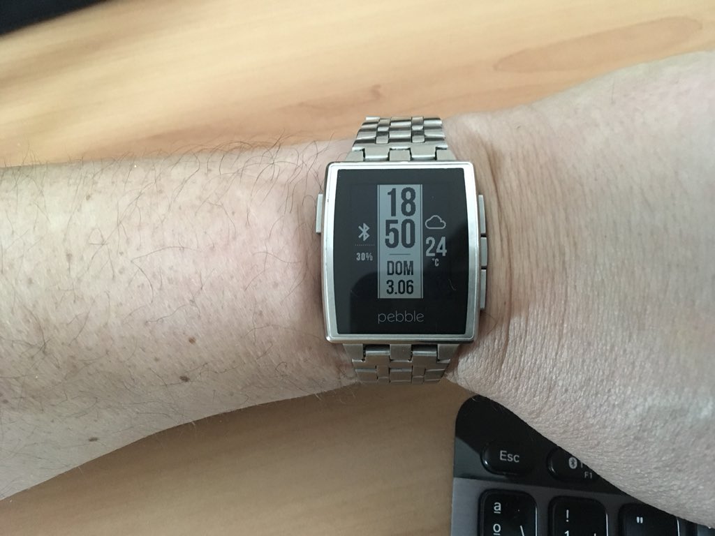 SansaTwit's tweet photo. @ericmigi Great #Pebble, I still use it. This is the #Watchface of my #PebbleSteelHoy | #Smartwacth #MiSmartWatchHoy | https://t.co/zZ9cQAUIcx https://t.co/VpRxoTuXbw
