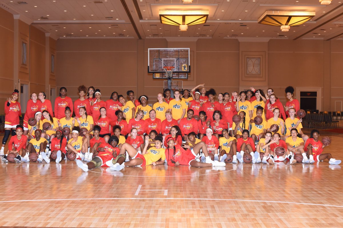 MrCmonNow's tweet photo. The @BlueStarE30 Legacy continues June 27-30 in Las Vegas, NV. The Nations top rising prospects in the 2020-2023 classes will participate in the INVITATION ONLY ELITE GIRLS BASKETBALL CAMP of this caliber in the world. https://t.co/pH5N9VoLtx