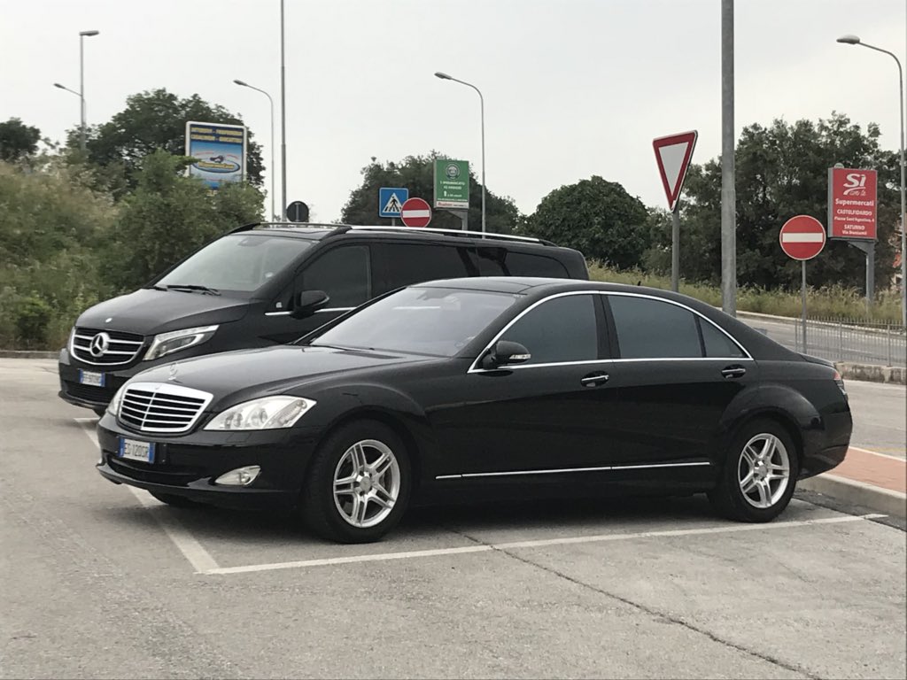RoxyNcc's tweet photo. Parte della nostra flotta...
info@roxycar.it
#ncc #roxycar #privatedriver #mercedes #vclass #sclass https://t.co/MrXf1TfZUX