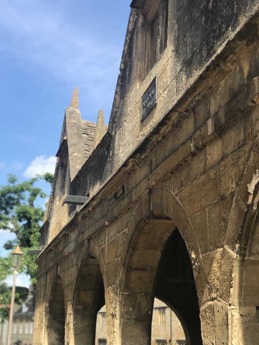 In the centre of Chipping Campden you will find the historic Market Hall, built in 1627 and looking especially beautiful today. 
#chippingcampden #northcotswolds #cotswolds #visitengland #visitcotswolds #discoverengland #markethall #countryside #travel #travelplanner #explore