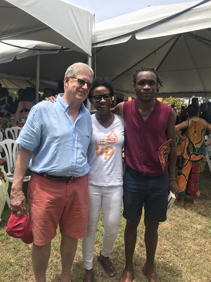 goddessrockstar's tweet photo. #thisisMYcalabash Of everything joyous at our little festival, this counts as most joyous #proudbuck #tearyeyed #happy #jamaicapride the blessing that is #ishionhutchinson reading from his awarding winning book #houseoflordsandcommons @fsgbooks #jonathangalassi #calabash2018 https://t.co/m3imPXR4Ap