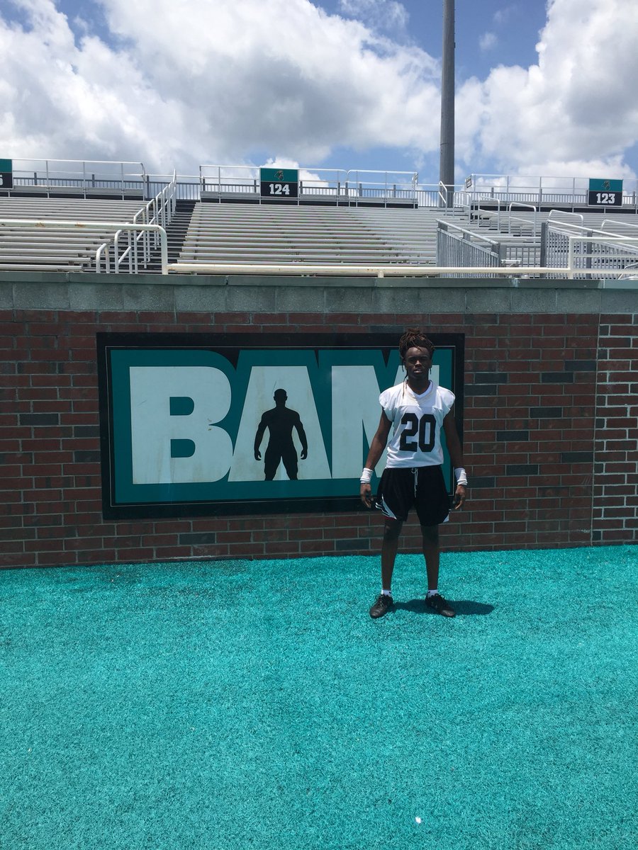 CoachFidler's tweet photo. 2020 Waccamaw Football Prospect @Tyyee10 camped with @BallAtTheBeach today. #chop #TOGETHER https://t.co/Esda5JJxKE