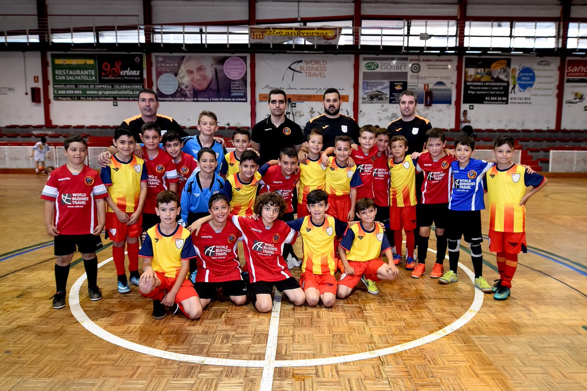 FCF_CAT's tweet photo. Victòria de la Selecció Catalana Prebenjamí de Futbol Sala davant del @FsRipollet  https://t.co/zNRaAumPQL #SeleccionsCATFS #PrebenjamiFS https://t.co/7TRq42igKP