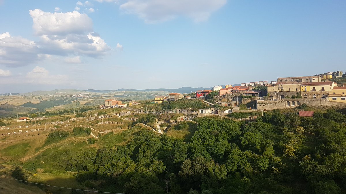 prolocobarile's tweet photo. #giornatanazionaledelleproloco
occasione per promuovere le bellezze #borgo #arbereshe #Vulture #Basilicata
#Barile Città #Vino #Olio #CantineDiBarile #Cantinedipasolini  #VangeloSecondoMatteo
#gnpl #giornatadelleproloco #patrimonio2018  #sharingheritage #patrimonioculturale https://t.co/a0gfaVjfJJ