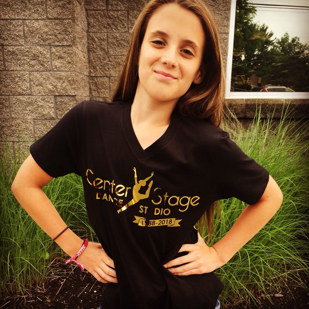 CSDSOH's tweet photo. RECITAL T-SHIRTS ARE HERE!
Pick up your t-shirt at the studio on Monday from 4-9pm, or at the recital dress rehearsal on Thursday. Woohoo! 💛
Model: Isabella Gizzo 
#CSDS30years #badlime https://t.co/fpOAKq0jTw