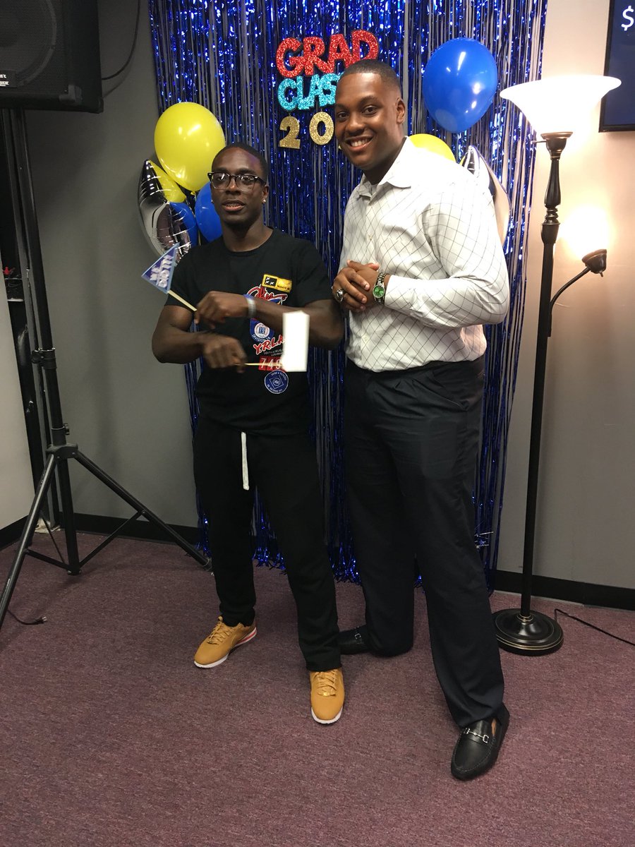 onlly1jordan's tweet photo. Congrats to @primegoose00 .
Bless on Blessing 🙏🏿
#limestonecollege https://t.co/U4hwRrhO5f