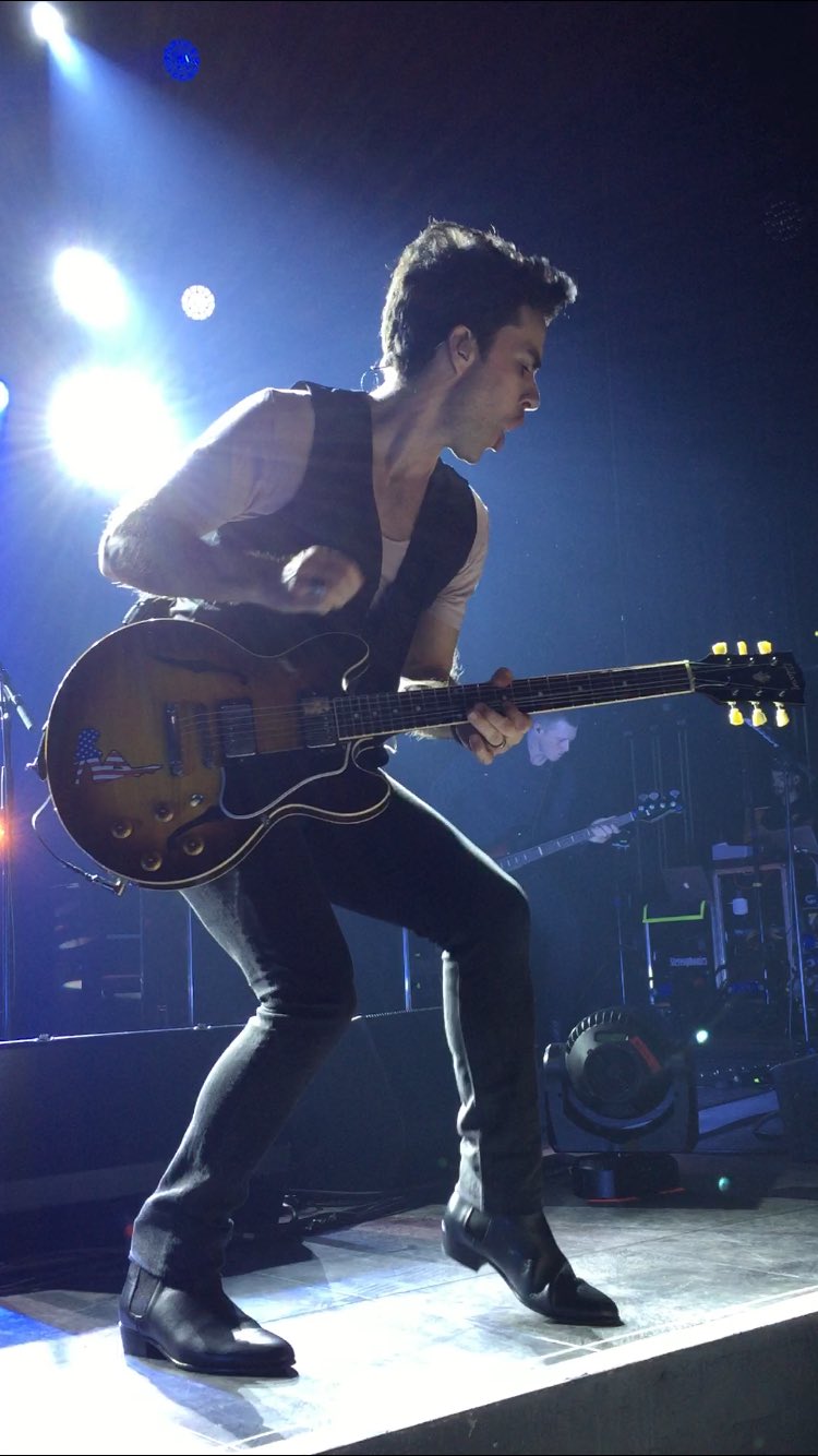  Happy birthday to the one and only Mr Kelly Jones!   You re a legend!  Keep on rocking!   