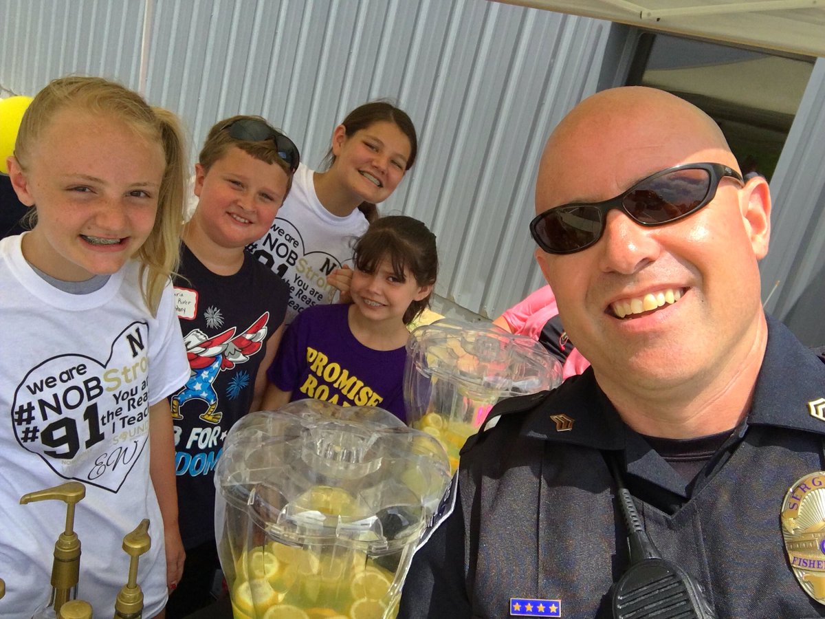 Fishers_Police's tweet photo. Yesterday I had the pleasure of meeting with kids and parents @ArchBrickTile @FishersIN for #EllasAid. Awesome to see our community coming together to help this courageous young lady. #noblesvillestrong #kidshelpingkids https://t.co/1bCuJ1b3Kt
