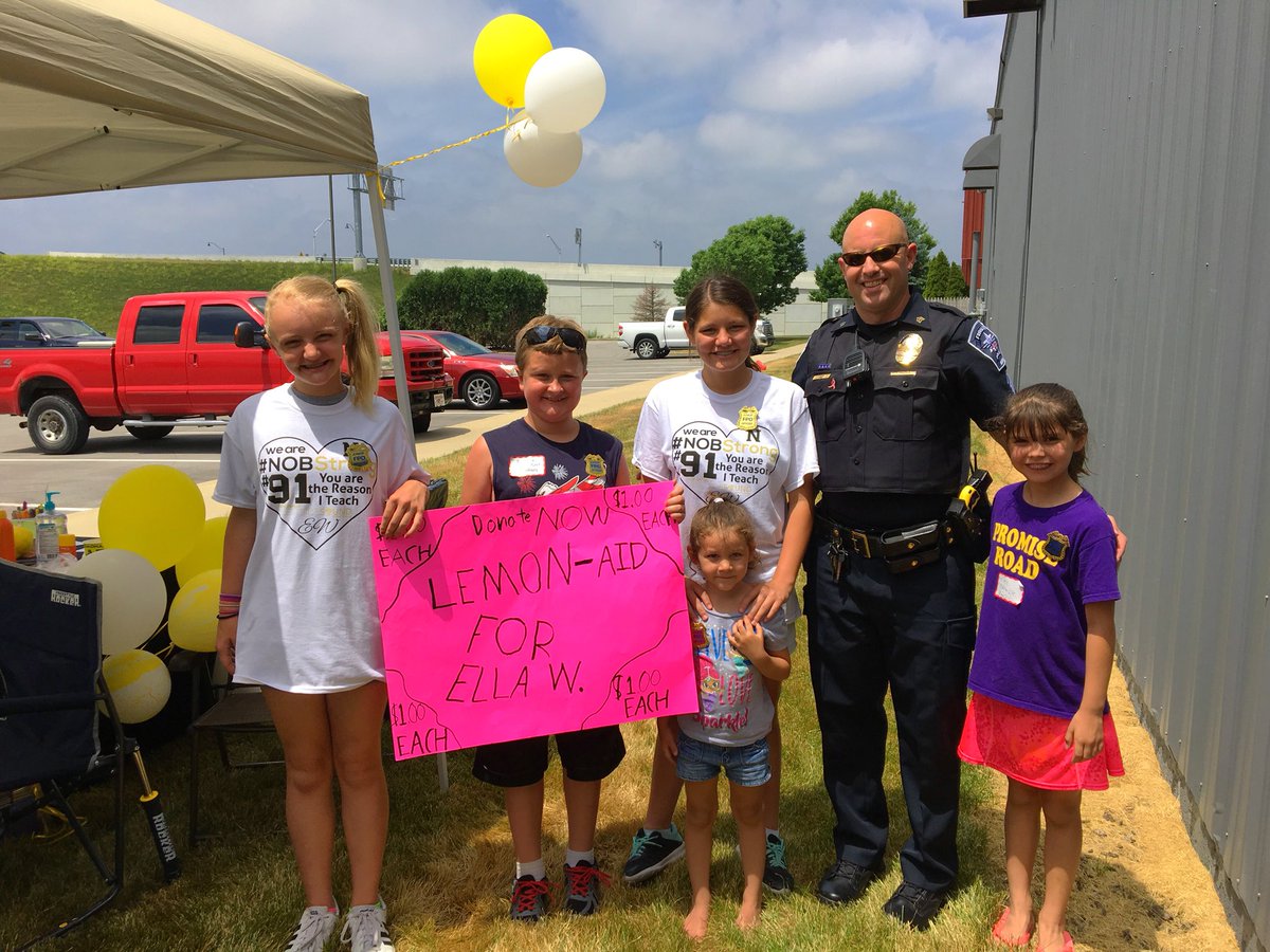 Fishers_Police's tweet photo. Yesterday I had the pleasure of meeting with kids and parents @ArchBrickTile @FishersIN for #EllasAid. Awesome to see our community coming together to help this courageous young lady. #noblesvillestrong #kidshelpingkids https://t.co/1bCuJ1b3Kt