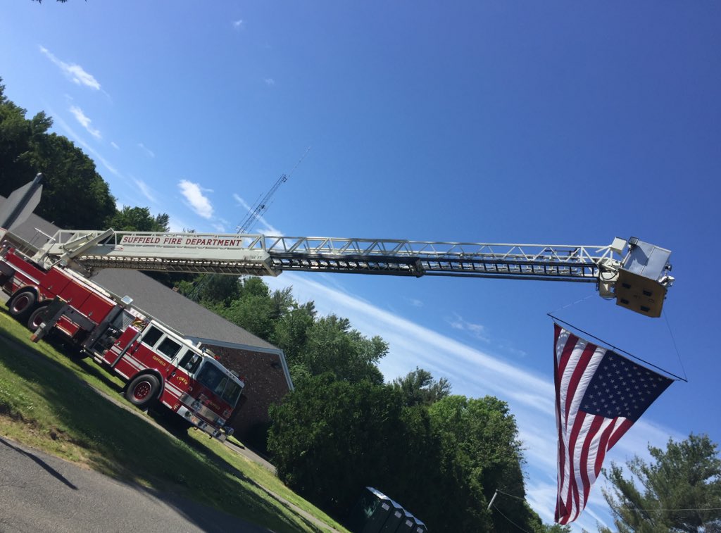 EEsimison's tweet photo. What a great day for the 22nd running of the Suffield Fire Department 5k! Thanks to everyone who came out and for the @BaconAcademy presence! @Bgilbert51 @jpmathieu83 @KellyandaDuck @bl_lenore14 @LizMinikow @Jorchicoski ❤️ My heart is so full 😊🏃🏾‍♀️💪🏽 https://t.co/anKqDjuHHJ