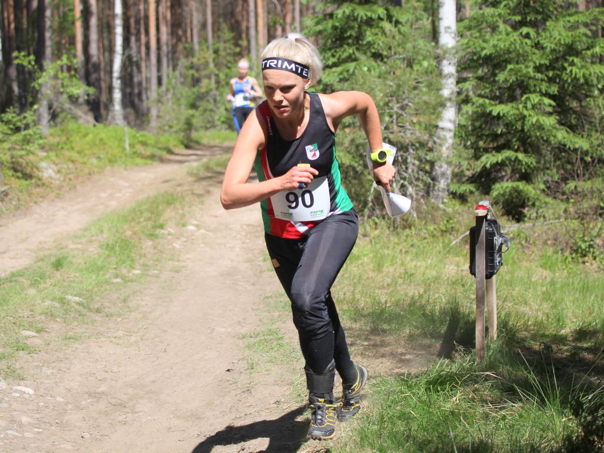 emmasofiasi's tweet photo. SM-pettymyksen aiheuttanut vas. nilkan nyrjähdys on laittanut kapuloita rattaisiin #suunnistus harjoittelun osalta, mutta kiitos @TurunTukikohta @ActiveAnkle valmistautuminen kohti @JukolanViesti voi jatkua täydellä höyryllä🏃🏼‍♀️💪🏻 2 weeks to go! #PRinthelead 📸Jarmo Jokila https://t.co/HMwd7gZFoK