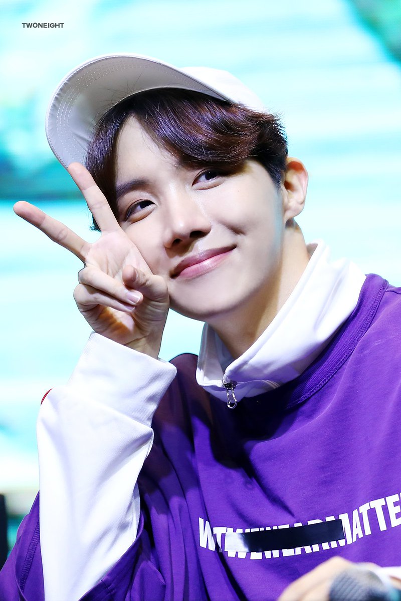 BTS_Spain's tweet photo. 📷 [FOTOS] @BTS_twt en el fansign de Mihwadang (03/06/18)

Más fotos ▶️https://t.co/x8knvRNukN

© en las fotos. No las editéis. https://t.co/wuccMSENWm