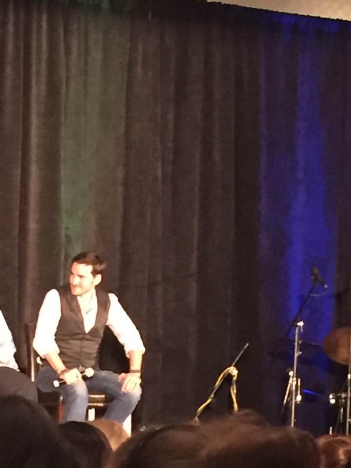 bookwormsings's tweet photo. It’s been a year since #OUATDEN. It was such a fun experience! @Jared_Gilmore @colinodonoghue1 @emiliederavin @KarenDavid. I took some with @leearenberg @GilMcKinney, Chris Gauthier and Michael Coleman but Twitter wouldn’t let me add that picture! https://t.co/yd60suGV5c
