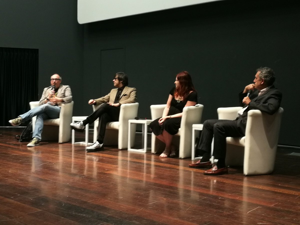 romacinemafest's tweet photo. "Il #Drugo tiene duro, il Drugo voleva solo il suo tappeto. Mi piace pensare che #IlGrandeLebowski sia un film sull'amicizia: il Drugo infatti non si arrabbia mai, se non con il suo amico Walter." #StefanoCocci del gruppo FB #Cinecult! @Blutarsky72 https://t.co/gTfMqQho0g