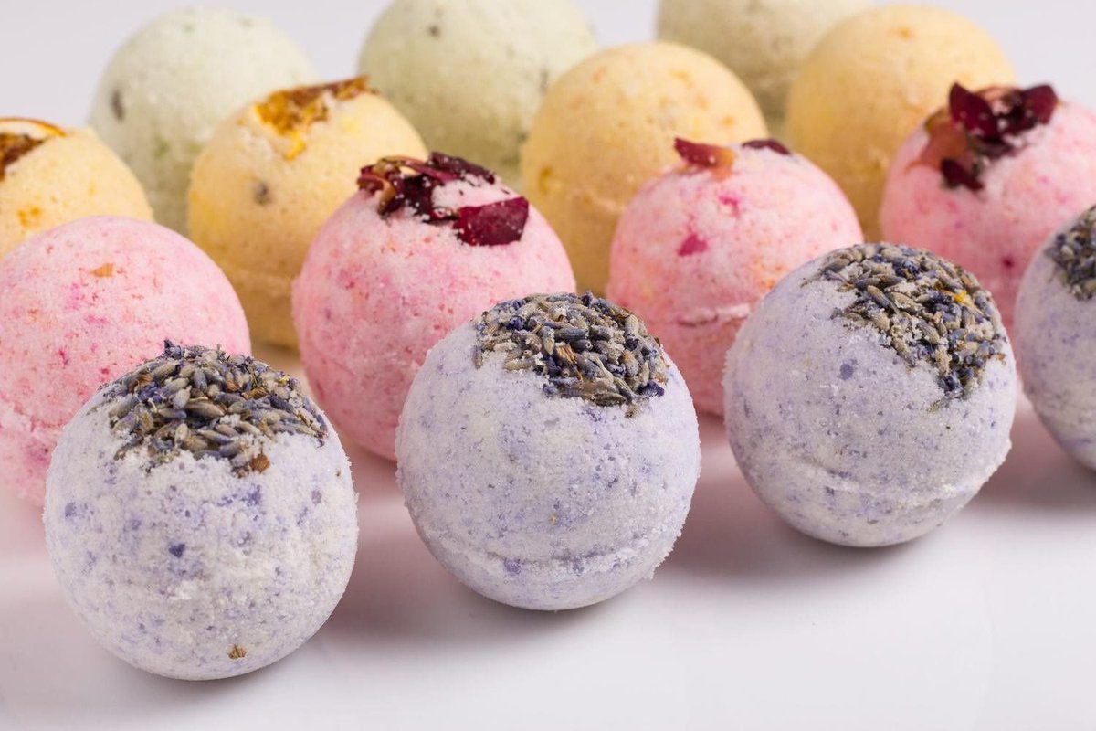 SoapCoach's tweet photo. "I prefer knowing what goes into my bath and body products for myself and my family." Join our next Natural Spa Products Class July 15th! #NJ #NYC #PA https://t.co/cVlNGhXifB #spaproductsclass #DIYspaproducts #DIYbathfizzy #naturalproductsclass #bodyscrubclass https://t.co/eDPSyqv9Y5