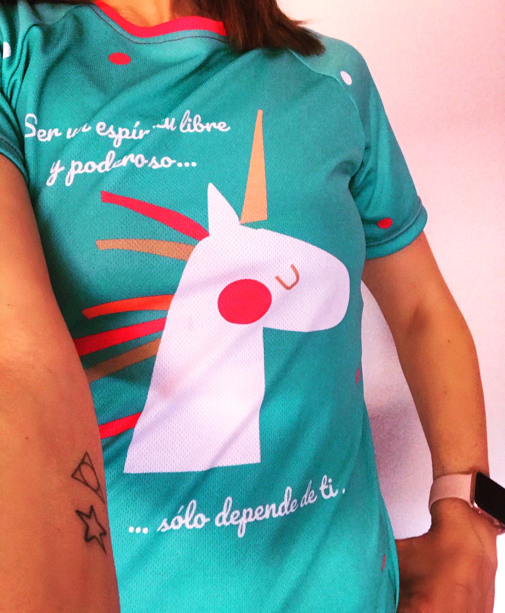 mueveteestilo's tweet photo. Nos encantan las camisetas del @elartedecorrer con mensajes tan positivos!! Ahora con un 10% de descuento!! Código: mueveteconestilo https://t.co/4ABNgCQoiJ