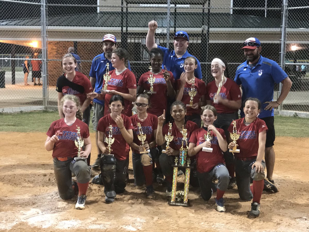 andrea_guilford's tweet photo. Back to Back weekends playing up and coming home a champion! #FBCEclipse and #5ToolsFastpitch https://t.co/9Dk6te9PY2
