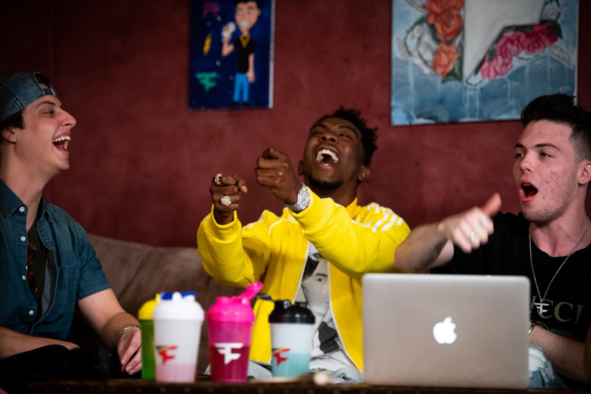 FaZeClan's tweet photo. The first FaZe Cast guest to play Fortnite while we're recording ๐
#FaZeCast #Desiigner #LOD https://t.co/gtzYN0DL9N
