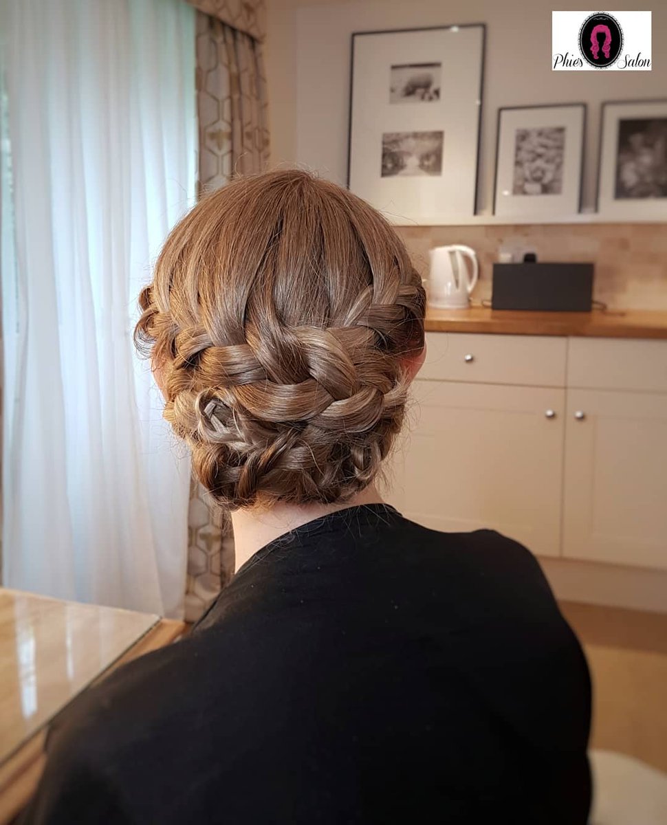 PhiesSalon's tweet photo. #weddinghair #bride #bridesmaid #southfarm #cambridge https://t.co/PN4g1cxXjk