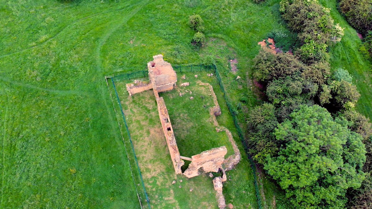 droneflyinguk's tweet photo. Aerial drone shot of Codnor Castle taken this afternoon. #codnorcastle #codnor #dronestagram #drone #mavicair #mavicpro #DJI #flying #UK see the full video on YouTube droneflyinguk https://t.co/mWZd92BAnz