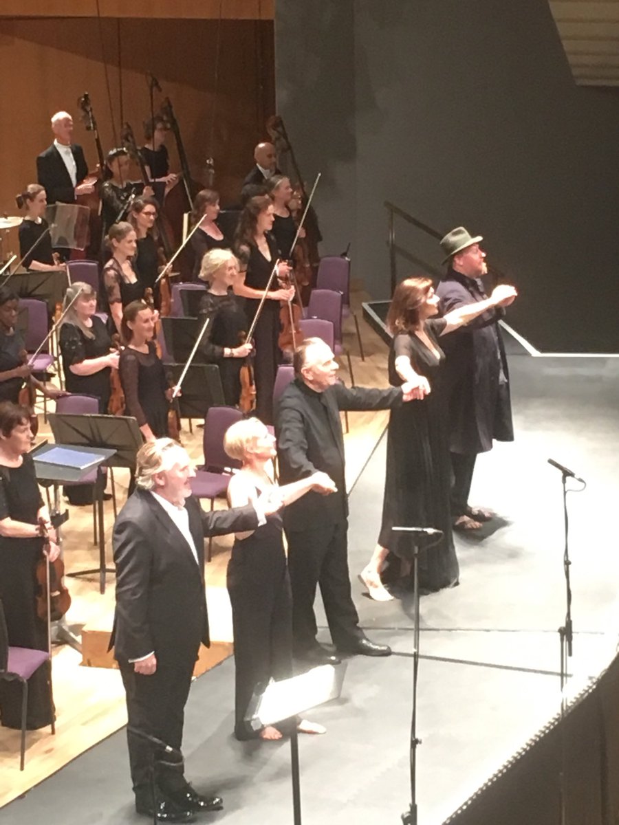 the_halle's tweet photo. What a fabulous end to our 2017-18 season, our second night of Wagner’s #Siegfried 🗡 https://t.co/3e0CeZm6lT