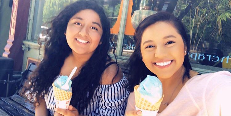 Ana_ElizabethA's tweet photo. @Sarahi__gaytan I stole this picture from you but just know that it’s because I already miss you 😭😭💕 https://t.co/gUo8HX9WUE
