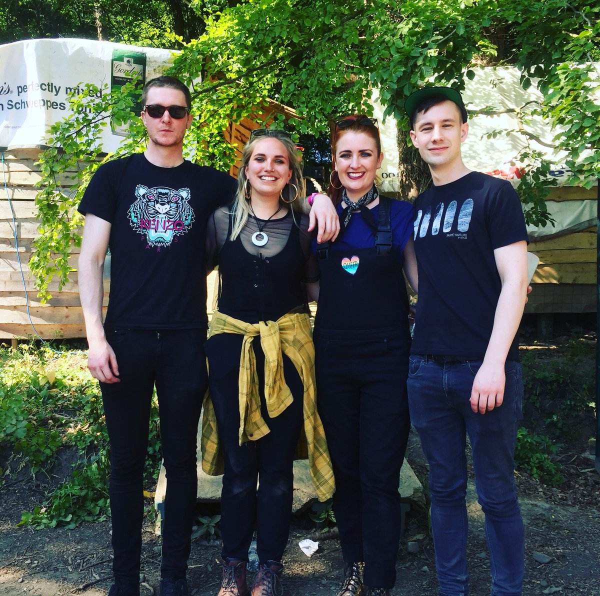 LauraMcCabster's tweet photo. ๐This is what 4 happy @vantastival heads look like after our set! ๐
.
.
Great day, one festival down ๐ช See yaโs all tomorrow at 3.15pm for @forbiddenfruitfestival #seshheads #festival #mollysterling #bandhangs https://t.co/mIl3nA10KT