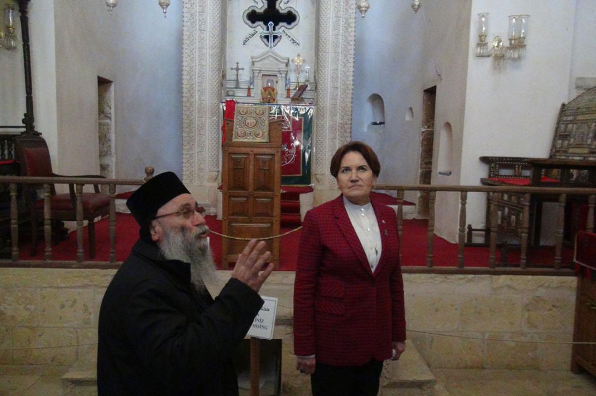 MuratReis_1970's tweet photo. @DrSinanOgan Burası kilise, sakallı olan papaz , yanındaki ise... https://t.co/wPaQZqZgSP