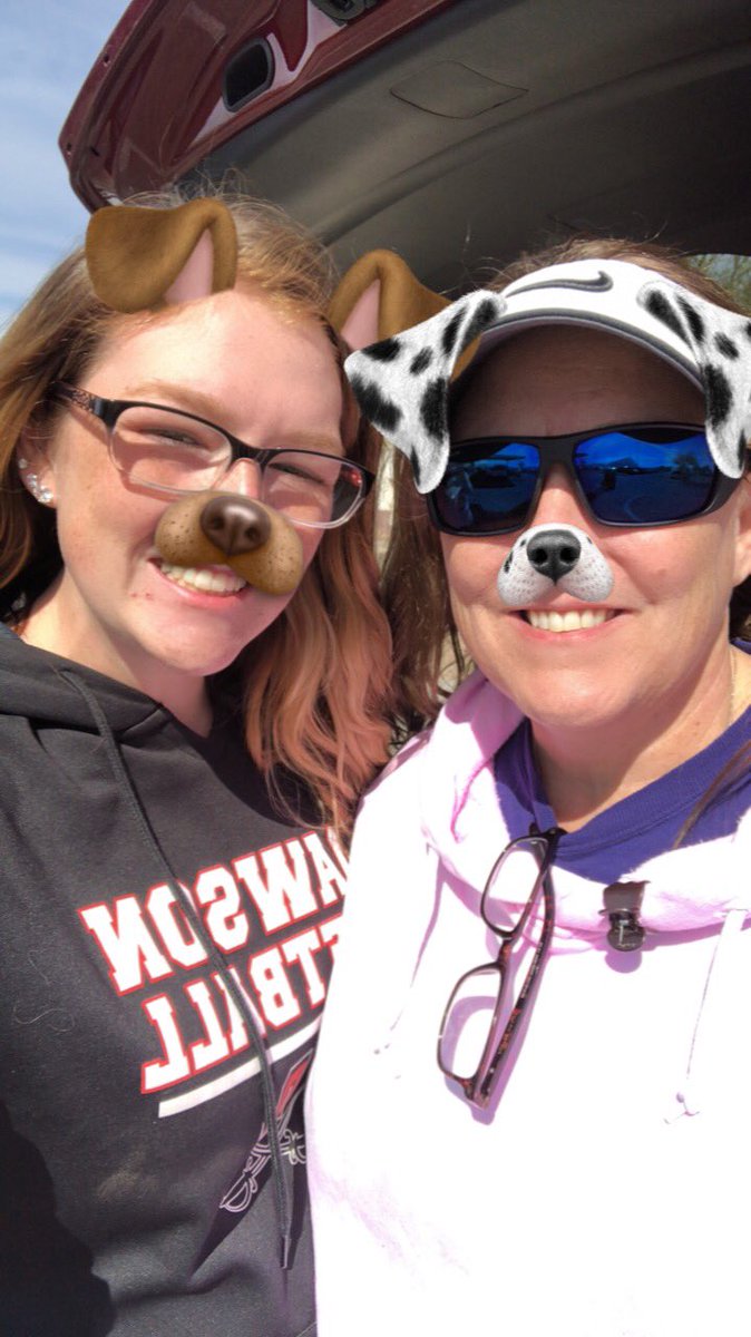 Allieramos's tweet photo. To my absolute best friend, thank you for fighting the way you did for Karissa and I. We are the luckiest to have an angel like you looking out💕 I will love you forever mom https://t.co/iqlp77abON