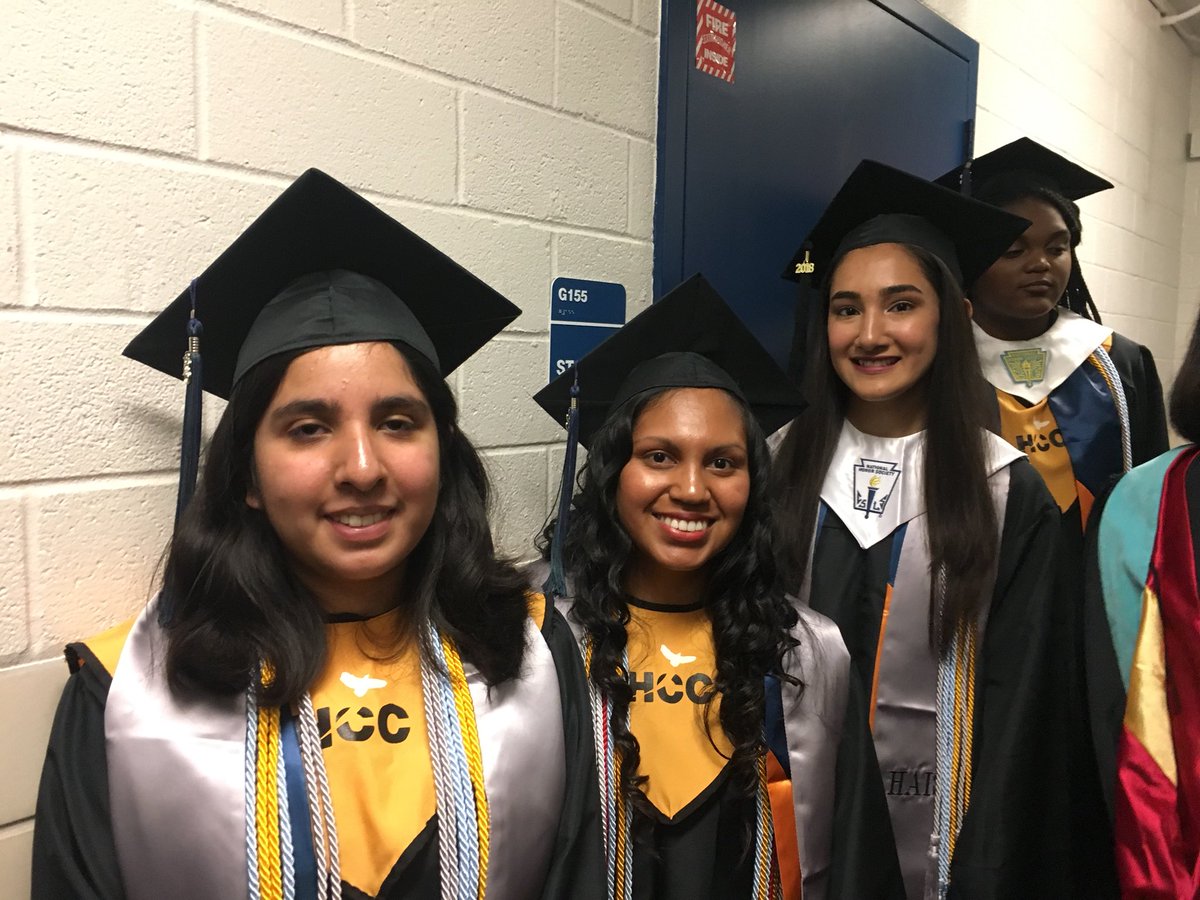 HAIS_ECHS's tweet photo. #Backstage getting ready to #graduate! #Classof2018 #HAIS2018 https://t.co/MOkuvaWfCP