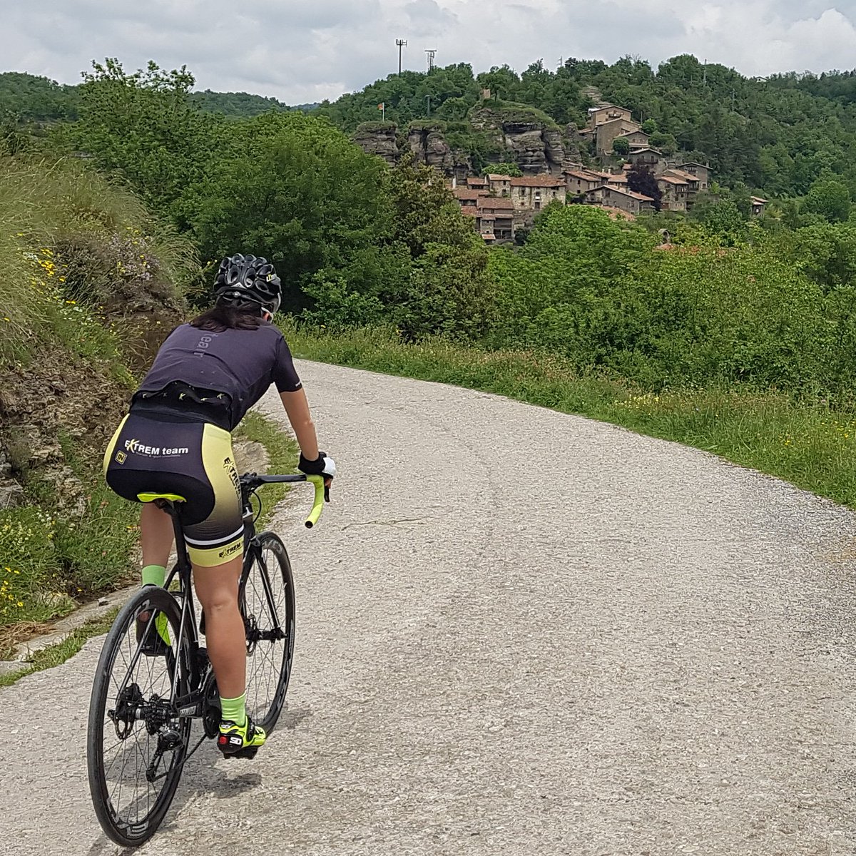 LluisCapdevila1's tweet image. Hay rutas en que detrás de cada curva encuentras una sorpresa! #rupit #lloretcycling #gironacostabrava