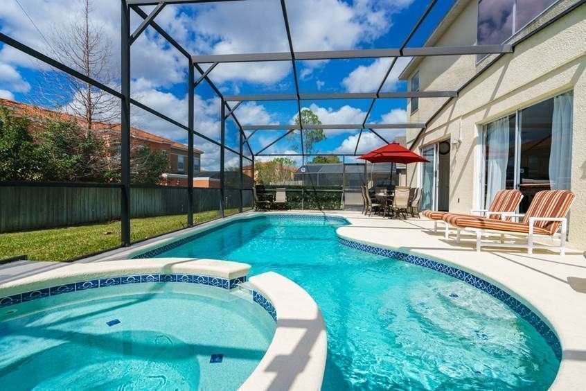 EliteVacHomes's tweet photo. Why rent a hotel room when you can rent the entire house!  Search Disney/Orlando Private Pool Homes, just 10 minutes from #Disney #Orlando and 15-20 minutes from #UniversalStudos https://t.co/prZDmNpGwx
