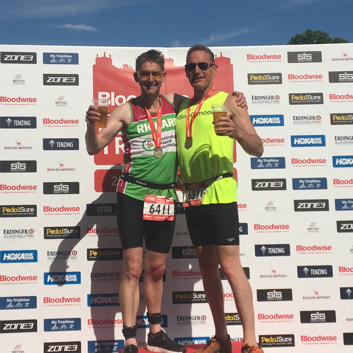 RichardVenable4's tweet image. More refreshing beers.... with Rick Pullinger #blenheimtri  Well done @RichardOxRosser #arriveontime