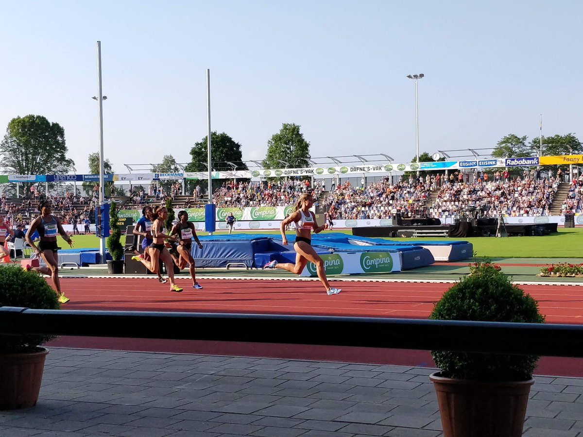 Bijzonder om Dafne Schippers van zo dichtbij voorbij zien te snellen! <a href="/FBKGamesHengelo/">FBK Games</a>