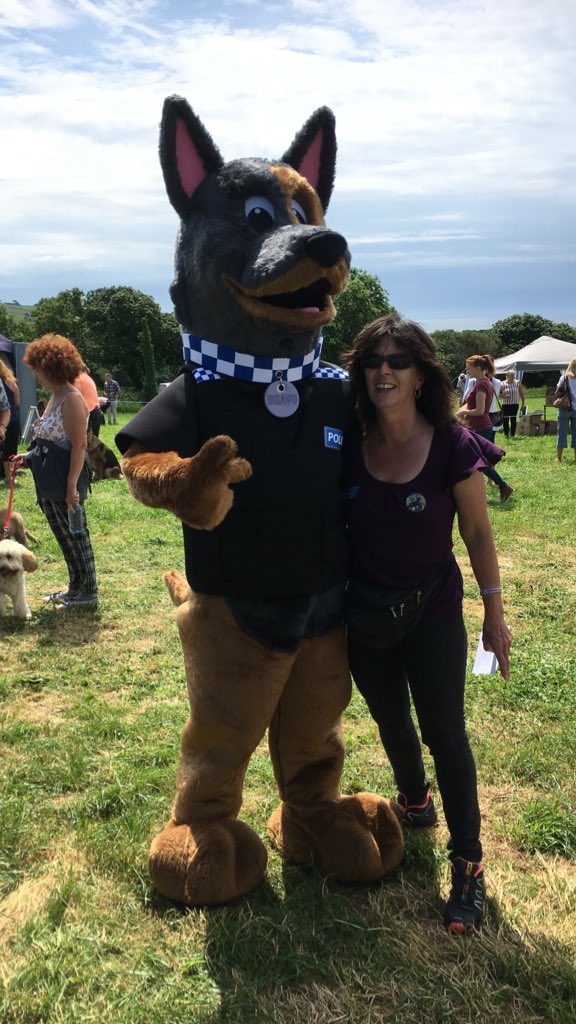 PawsomePensions's tweet photo. Here is #PDBravo with Louise the organiser of today’s @Dogshowkernow thank you guys so much for having us. It was a good day 👍🏼 @PD_Riggs fingers crossed for the final count 😃🐾 https://t.co/yxZ5NSa3L2