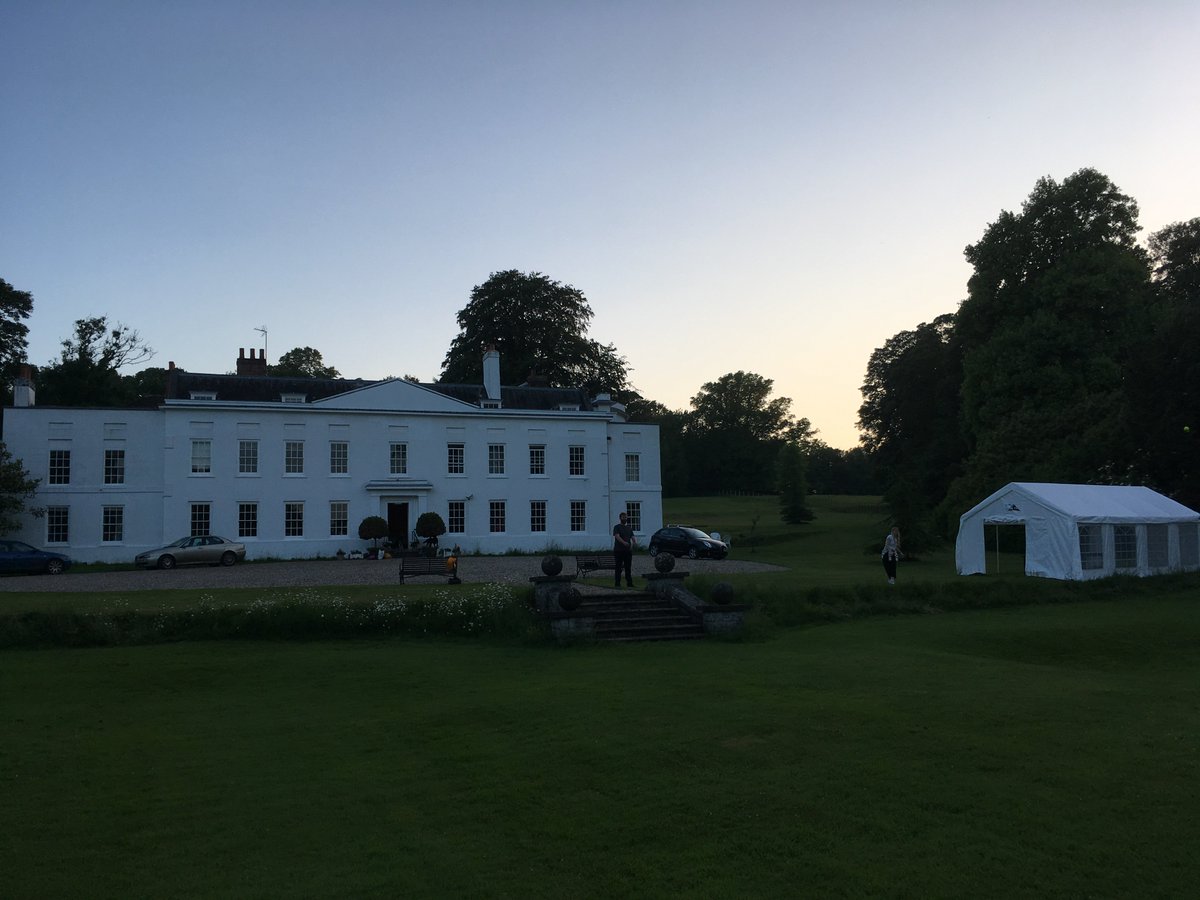 We had a lovely time performing #NorthangerAbbey at @CharltonPark this evening, thanks to our audiences and to this welcoming venue. A great start to the tour!