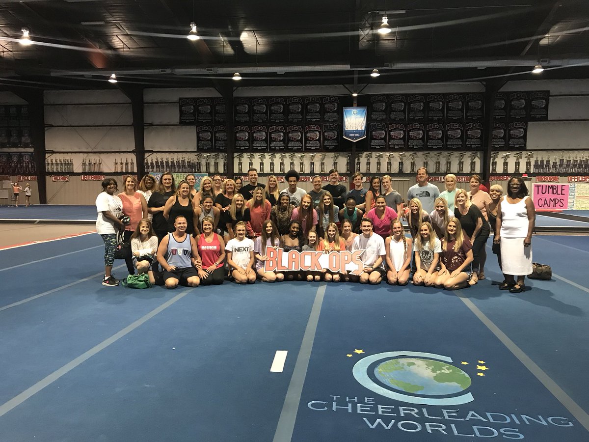 WEblackops's tweet photo. This is a Black Operation 💣 Great informative parent meeting tonight. WE can’t wait to start training for war starting Wednesday‼️ #WEBlackOps #WoodlandsElite #TheMovement https://t.co/iFrBOS1DOa