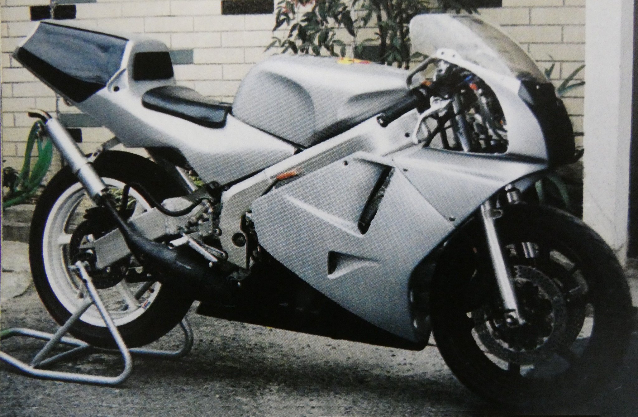 nsr250用　耐久カウル orm 黒ゲル　走り屋　バリバリマシン 保障できる nsr250用 耐久カウル orm 黒ゲル 走り屋 バリバリ