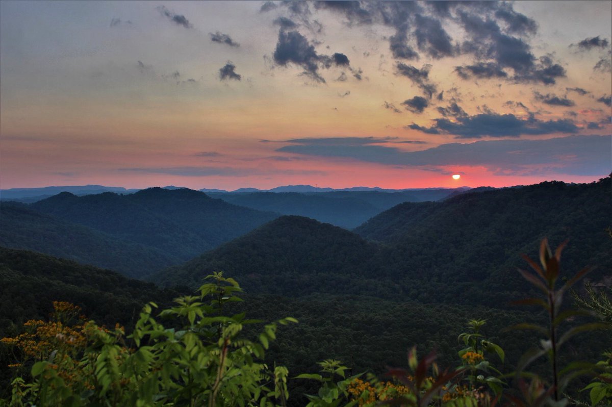 Appalachian sunsets rock. 
#iheartappy #loveVA #peace #swva #serenity