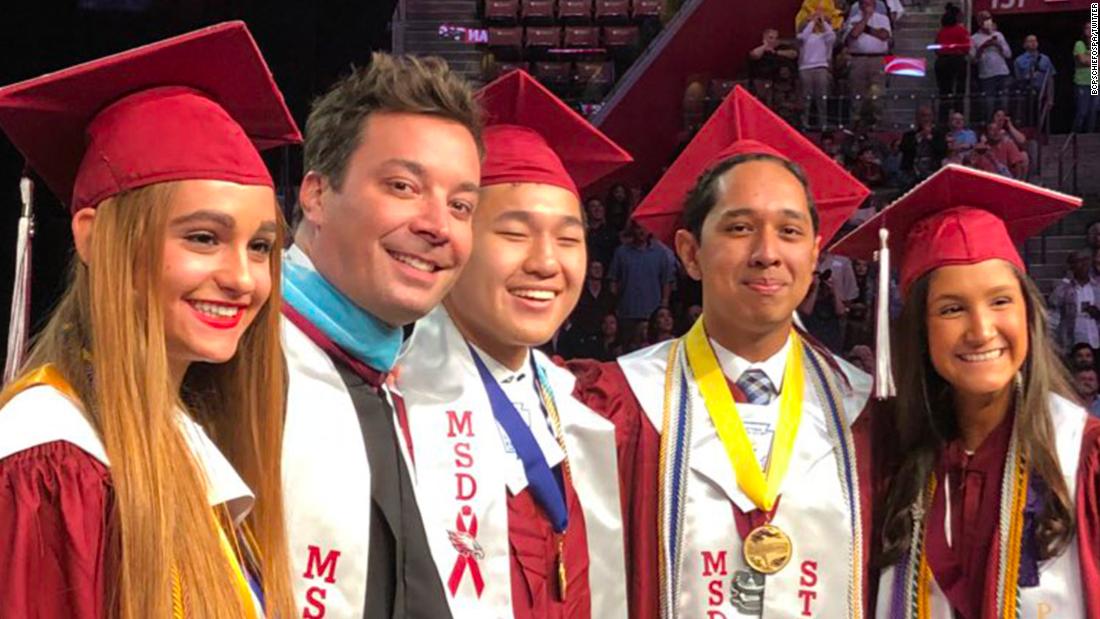 CNN's tweet image. Jimmy Fallon crashes Marjory Stoneman Douglas graduation cnn.it/2Hg5C2U