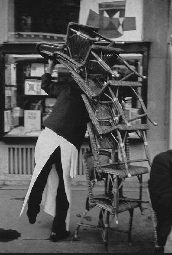 📷: Henri Cartier-Bresson Le Café de Flore # Paris 1959 #FrenchTrends