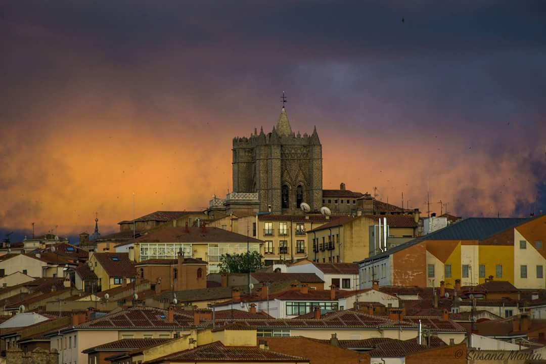 Después de la tormenta...¡Cielo como el de #Ávila hay pocos! 
📷 <a href="/VentanasDelCiel/">Las Ventanas del Cielo</a>