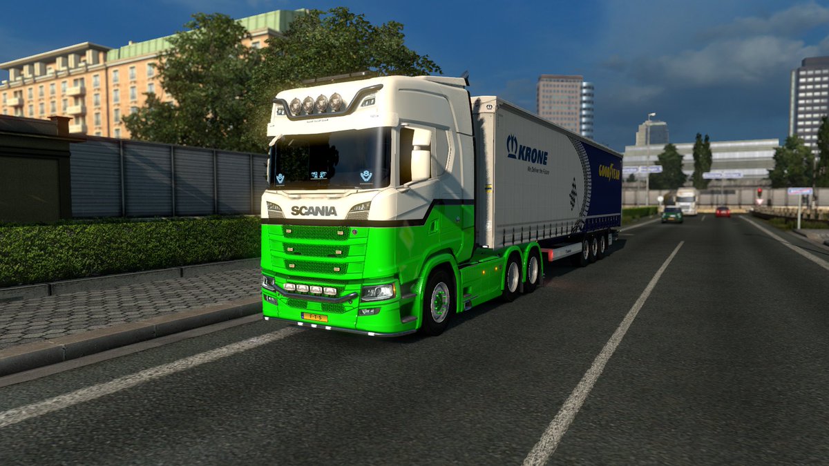 FranksTStudio's tweet photo. On my way to deliver racing parts 😃👍🏽#wotrweekend #ets2 @SCSsoftware https://t.co/AFKvn6gTEF