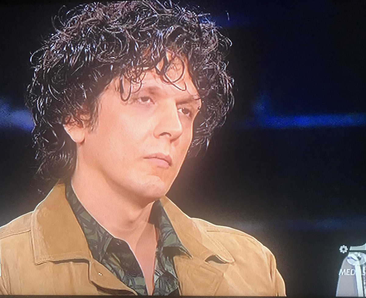 MaRiASsUnTa_84's tweet photo. Me ora 😂 
Ho sogno, barcollo ma non mollo. 
#vitada🐺#ErmalMeta #amici17 https://t.co/V1vQeLpc5V