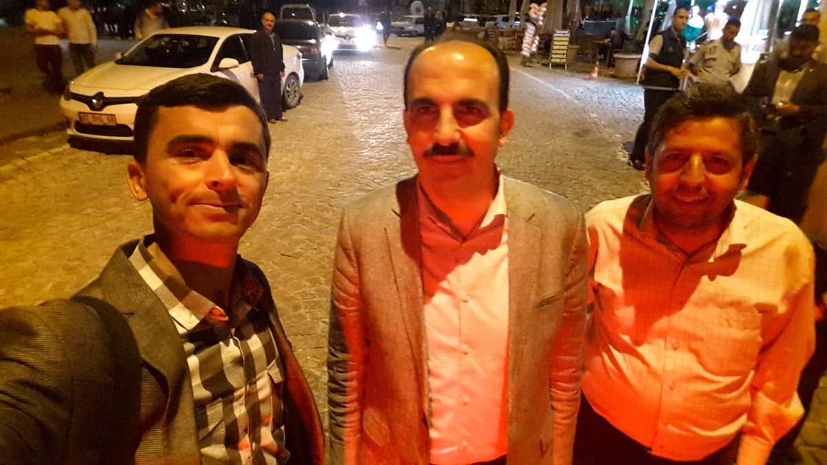 muhdergenel's tweet photo. Gece-gündüz demeden çalışmaya DEVAM...
Konya Büyükşehir Belediye Başkanı Uğur İbrahim Altay, Sille Mahallesi'ndeki hem seçim çadırını gezdi hem de esnaf ve vatandaşlarla bir araya geldi.
#MUHDER https://t.co/PTAbSpeb6d