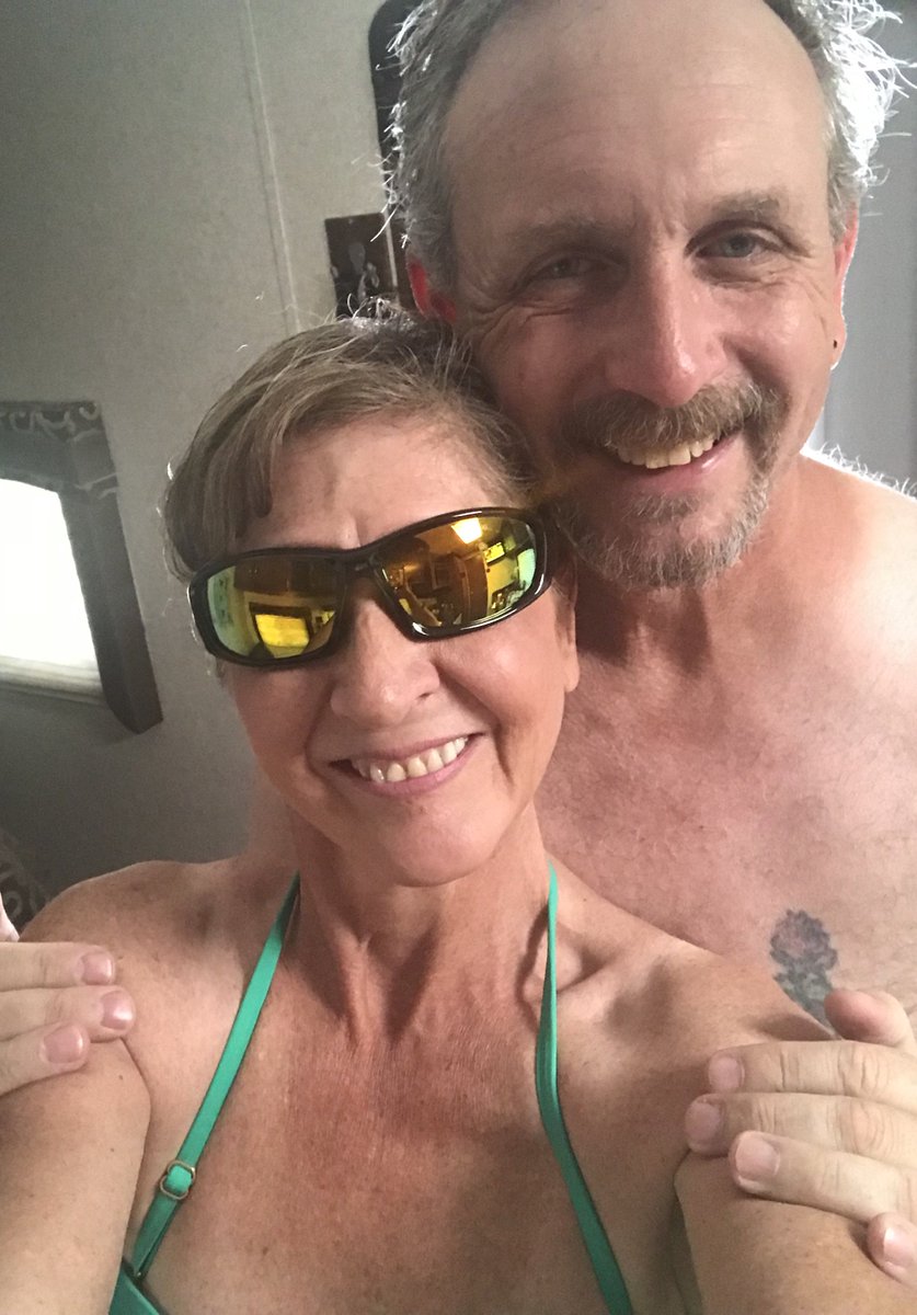 sparkyssunshine's tweet photo. Pool day!!! #arizonafun #lovinglife https://t.co/T6D9DaPCVb