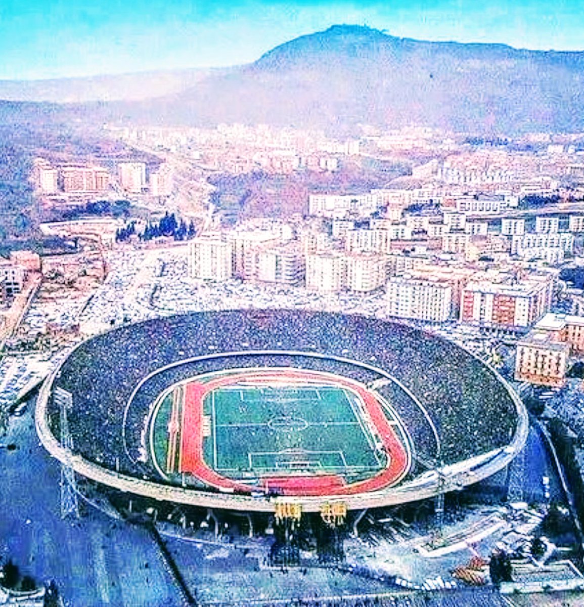 Стадионы италии. Стадион Сан-Паоло. Неаполь стадион. Сан Паулу стадион Неаполь. Стадион ФК Наполи Италия.