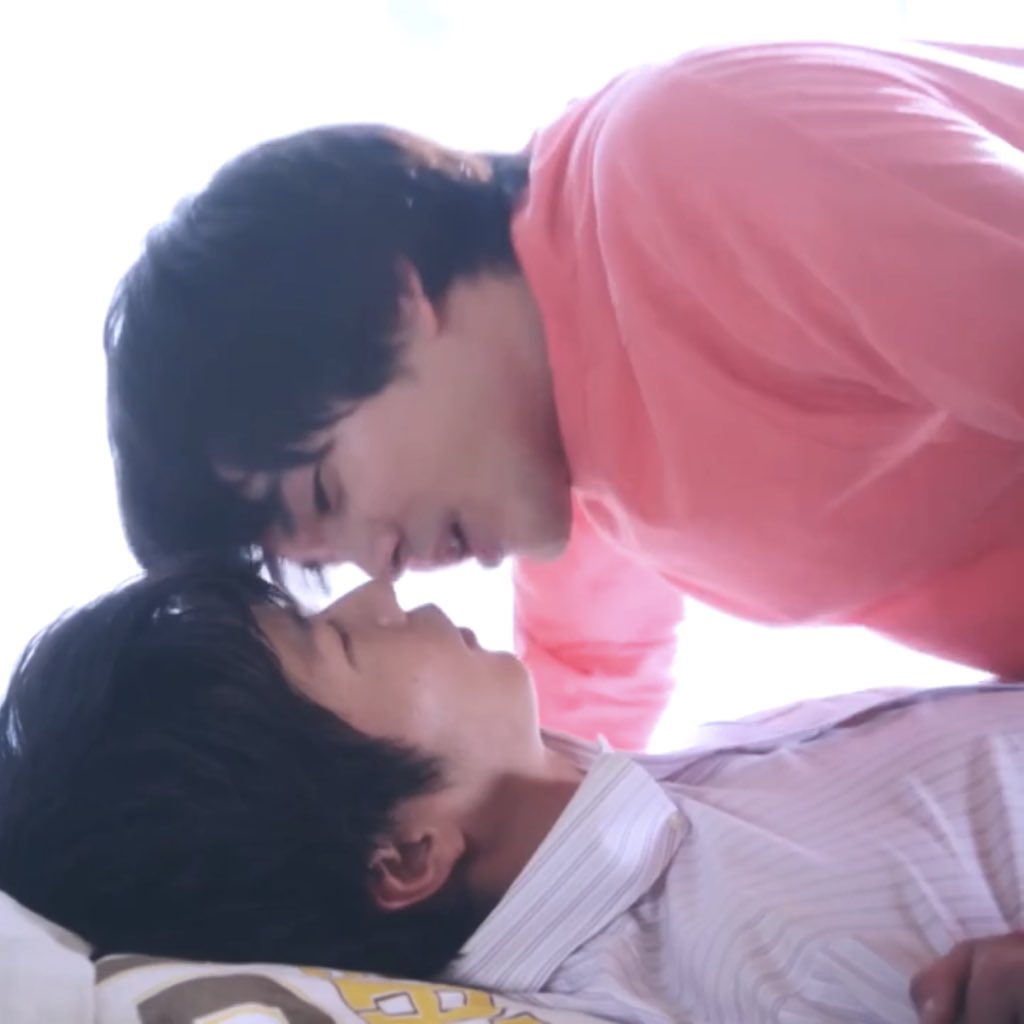 春巻き いいえmkhrです Twitter वर ちょっと牧のキスえっちすぎませんかね 芸能人の男同士がよくやるノリの 唇を内側にしまいこんで合わせるだけのやつじゃなく 表面でちゅってする感じのやつでもなく 食べに行ってる おっさんずラブ